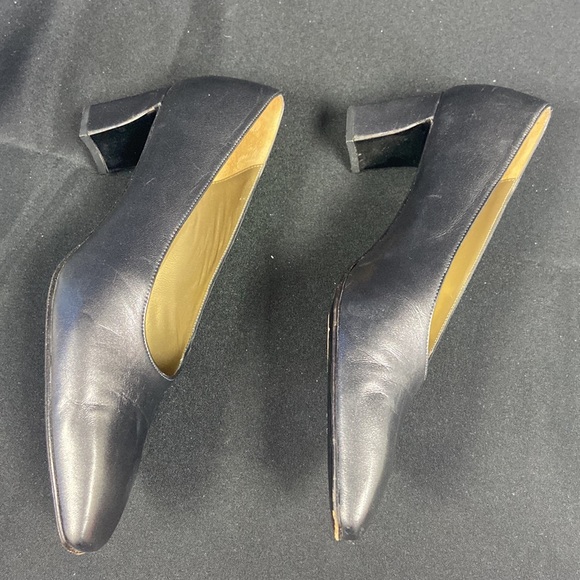 Yves Saint Laurent Vintage Grey Leather Heels (1348) - Picture 4 of 6